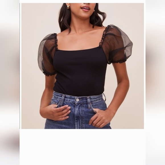 Astr Tops - Womens ASTR The Label Puff Sleeve Body Suit. Size Large.